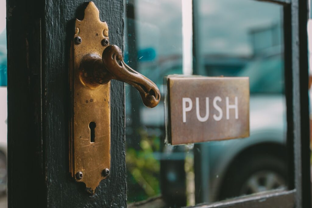 découvrez les avantages du push press : renforcez votre force fonctionnelle, améliorez votre explosivité et tonifiez vos muscles tout en optimisant votre entraînement. idéal pour les athlètes et les amateurs de fitness souhaitant maximiser leur performance.